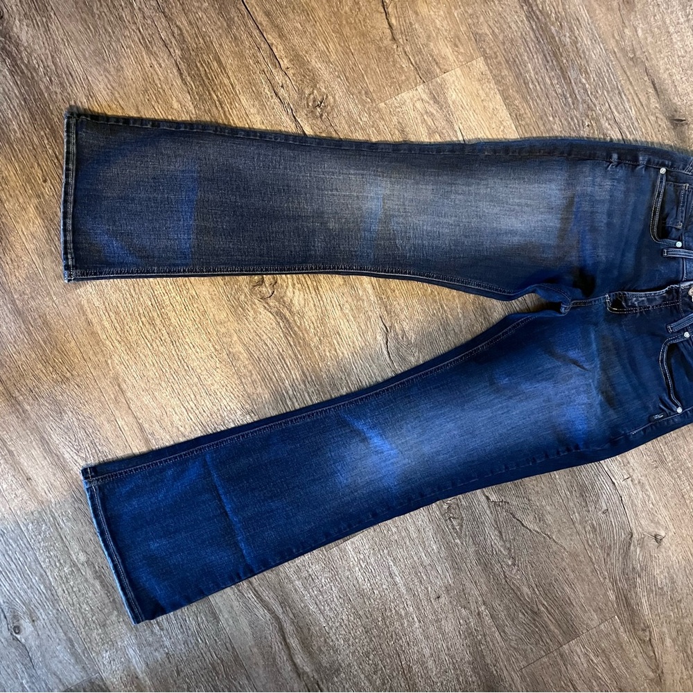 Silver Jeans Women's Boot Cut in Dark Blue